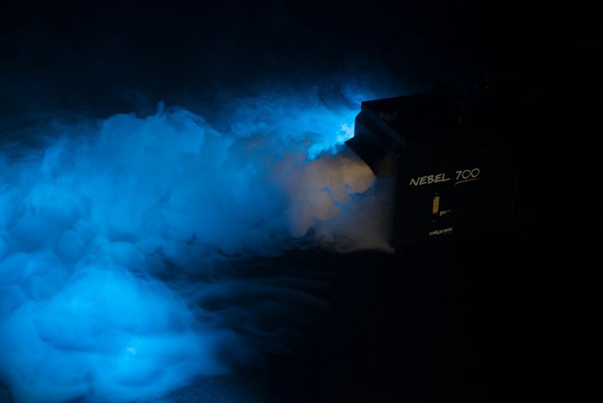 Effet de fumée lourde au sol avec la Nebel 700