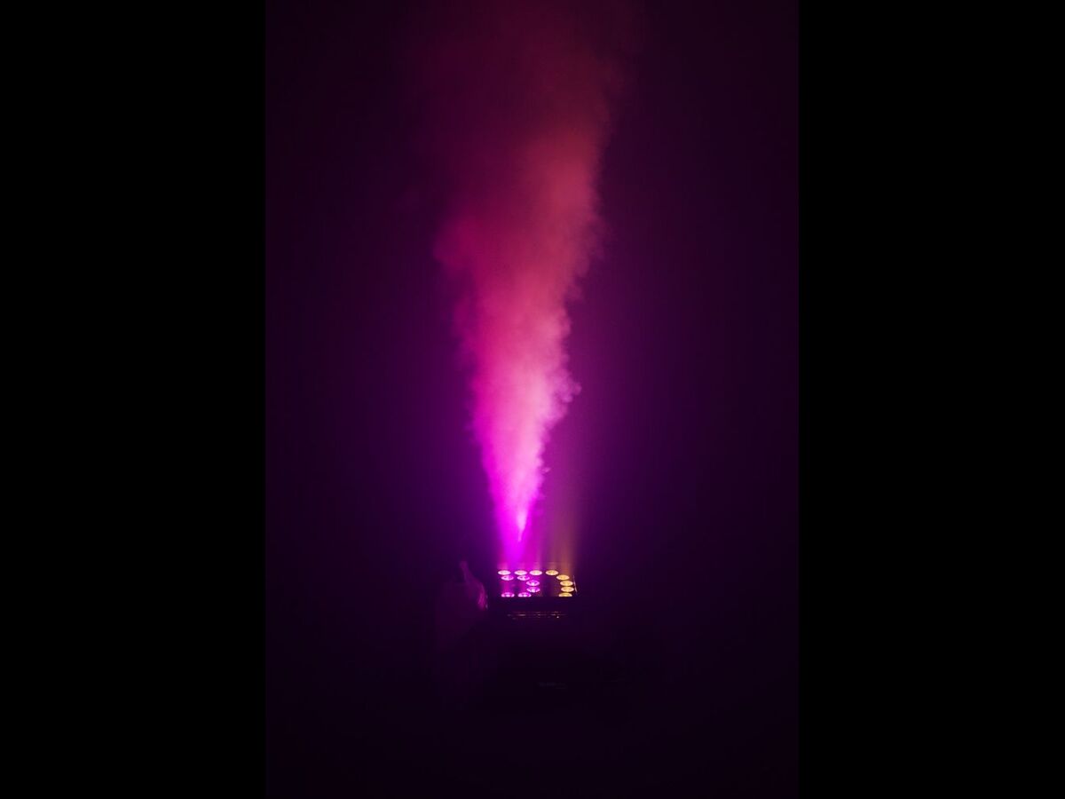 Jet de fumée magenta